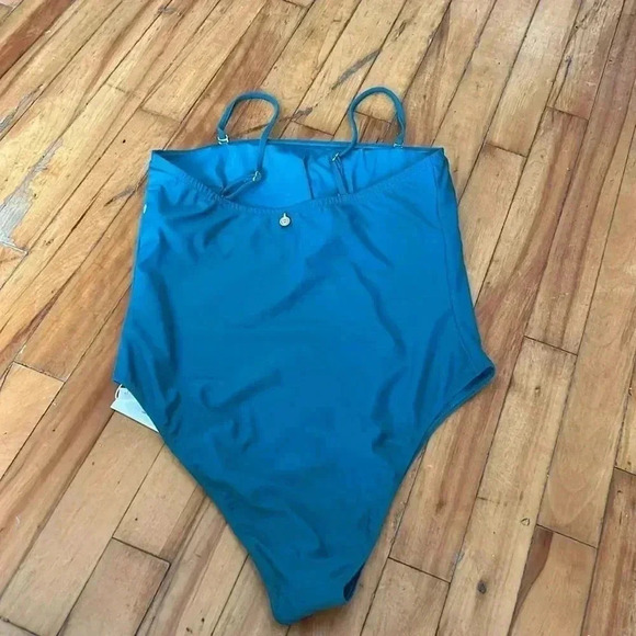 Tigerlily nwt one  piece swimsuit - Picture 6 of 6